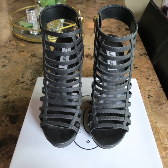 Steve Madden "Xpert" Wedge Sandal in Black - Picture 6 of 8